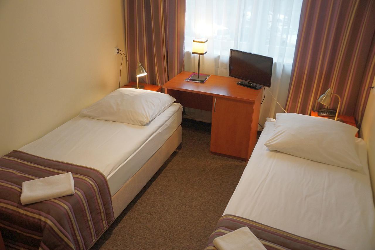 Hotel Bosir Bialystok Bagian luar foto
