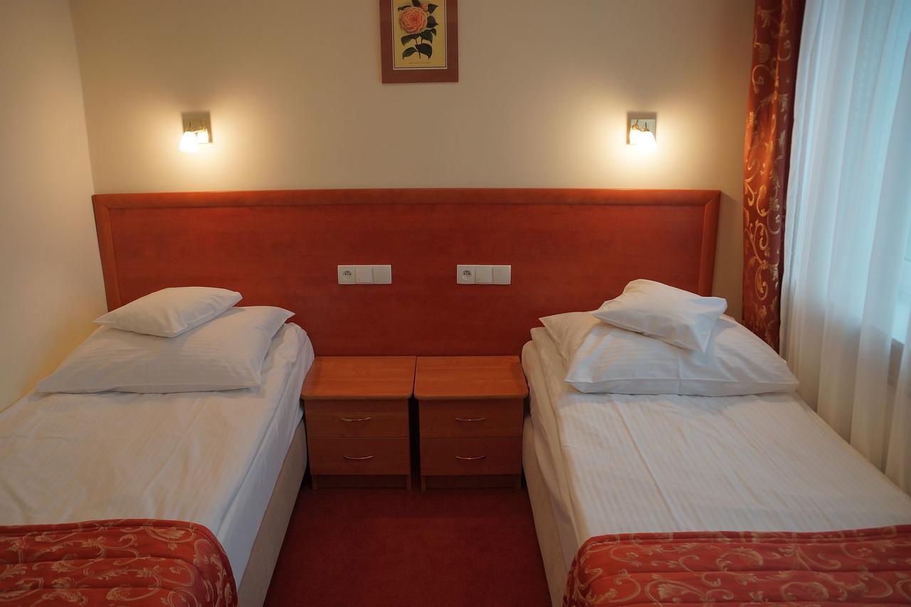 Hotel Bosir Bialystok Bagian luar foto